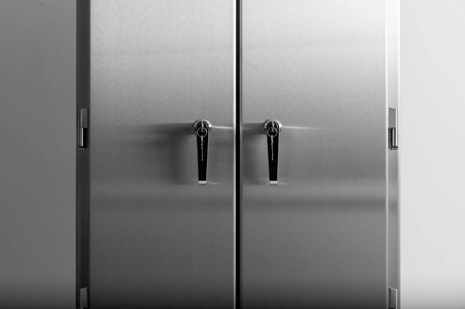 iTB cabinet · floor-standing with plinth